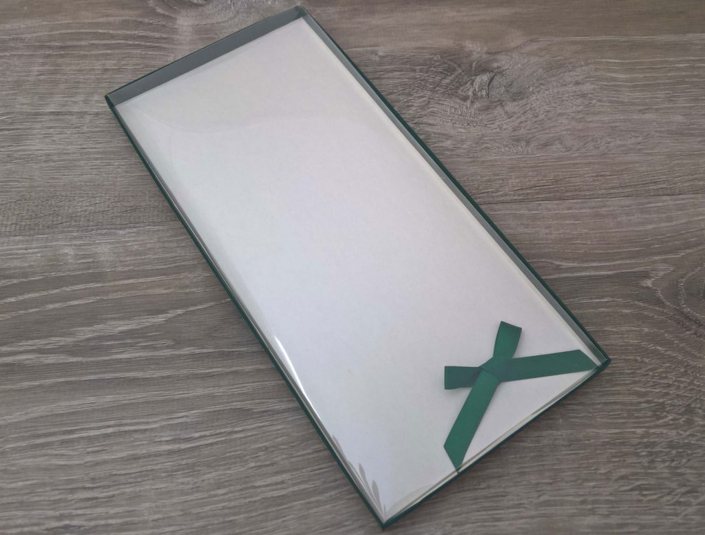 Medium Green Gift Box - includes a clear cover- 5" x 10"